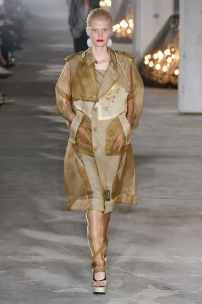 Look 9